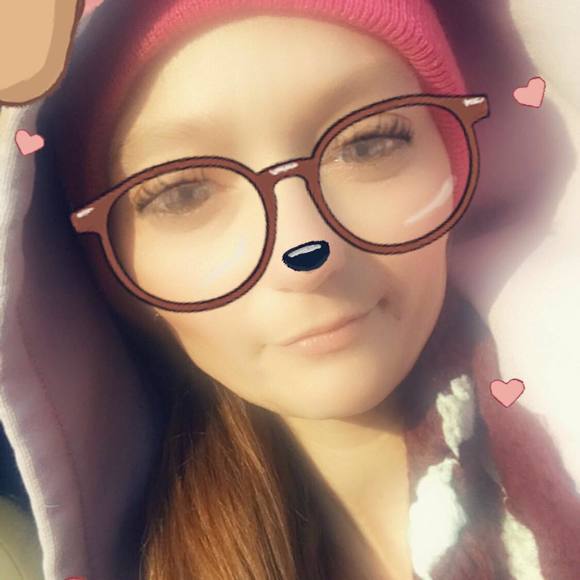 Profile Picture of Danielle Figy (@daniellefigy) on Poshmark