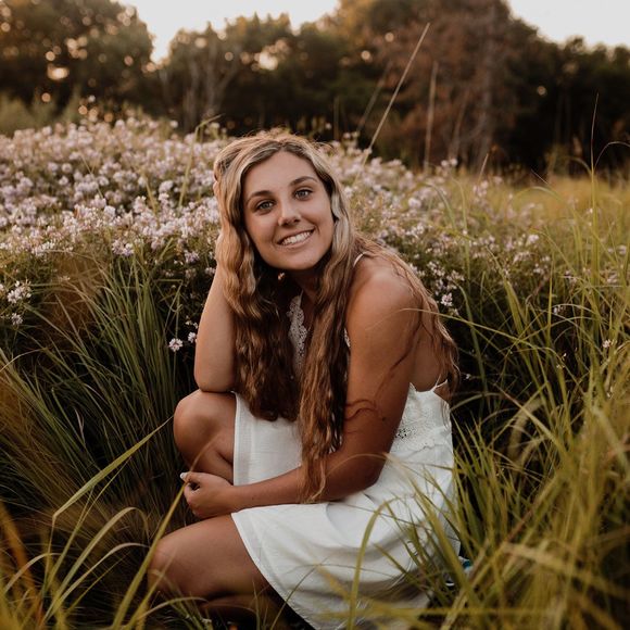 Profile Picture of Emma Heidvogel (@eheidvogel) on Poshmark