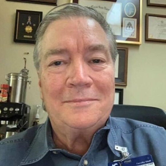 Profile Picture of Paul Whitfield (@pewhitfield) on Poshmark