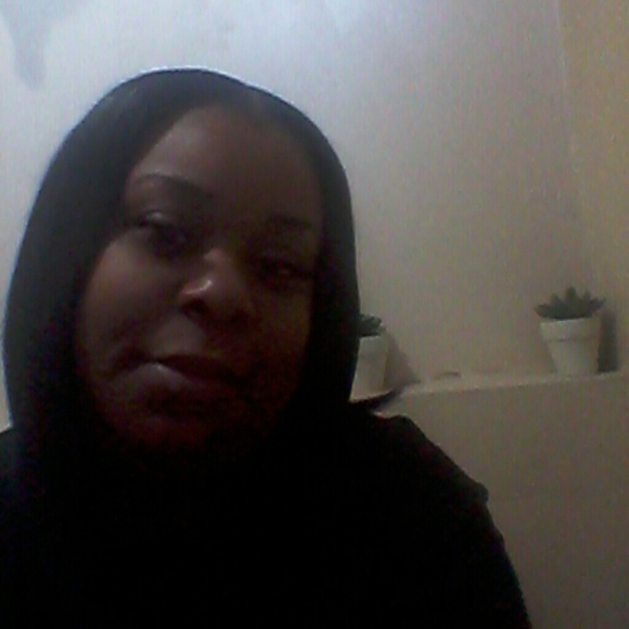 Profile Picture of Shauntiea Moye (@shonni1980) on Poshmark