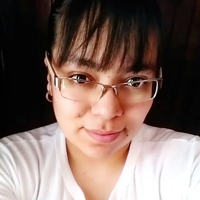 Profile Picture of Daniela Guzmán (@DaniellaNBCLA) on Twitter