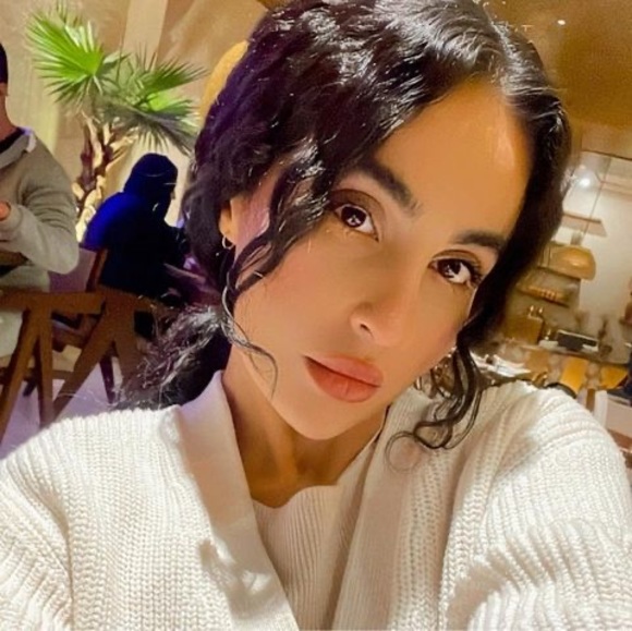 Profile Picture of Helia Abhari (@heliaabhari77) on Poshmark