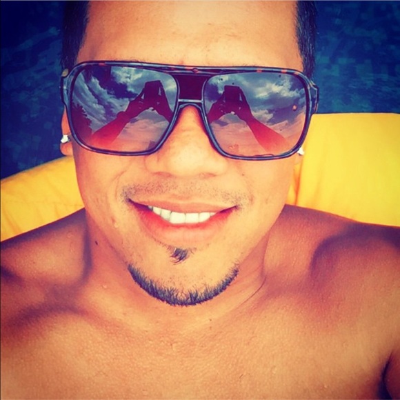 Darrell Cavaco - Poshmark Profile Picture of Darrell Cavaco (@ehaeha) on Poshmark