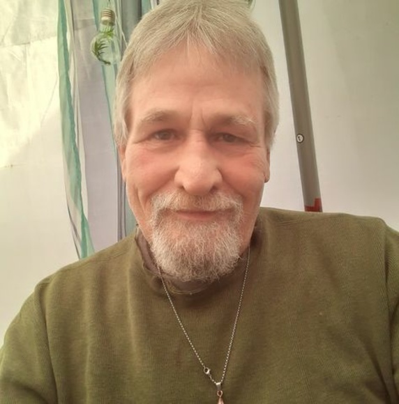 Profile Picture of Stephen Bacon (@stephenbacon420) on Poshmark