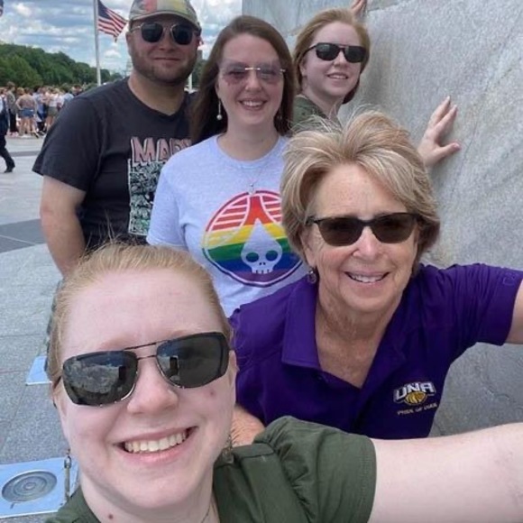 Profile Picture of Nancy Bonitz (@nancybonitz) on Poshmark