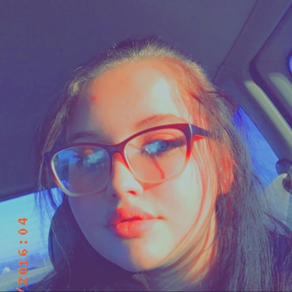 Profile Picture of Lacey Beimer (@laceybeimer) on Poshmark