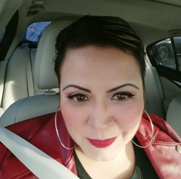 Profile Picture of Gueylin Nuñez (@gueylinn) on Poshmark