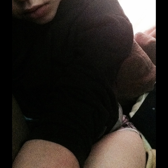 Profile Picture of Brittany Rishling (@bzy17) on Poshmark