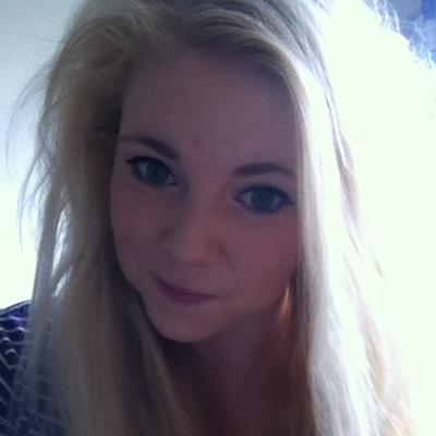 Profile Picture of Holly Spiers (@HollyRaeDesign) on Twitter