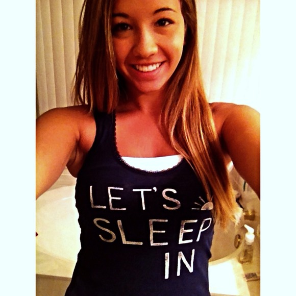 Profile Picture of Kourtney Niehoff (@kourtneyniehoff) on Poshmark