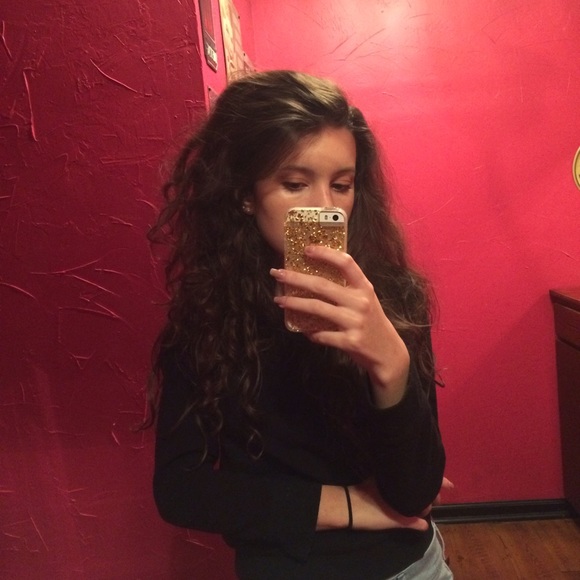 Profile Picture of Cassidy Paul (@laurenpaul239) on Poshmark
