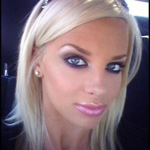 Profile Picture of Sandra Dove (@212119686) on Myspace