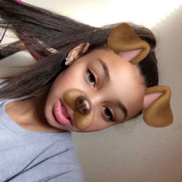 Profile Picture of Mari Bennett (@maribennett765) on Poshmark