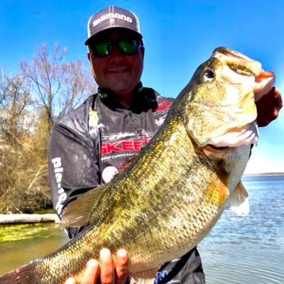 Profile Picture of Guide Zach Hughes (@Hughes_Zach) on Twitter