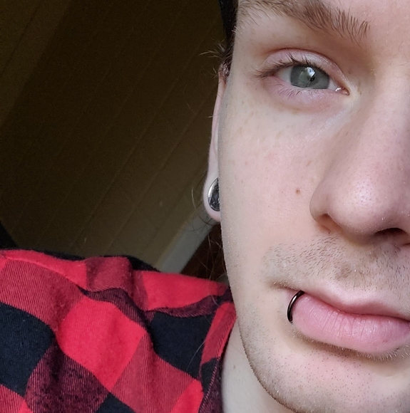 Profile Picture of Austin Cakes (@awwsumcakes) on Poshmark