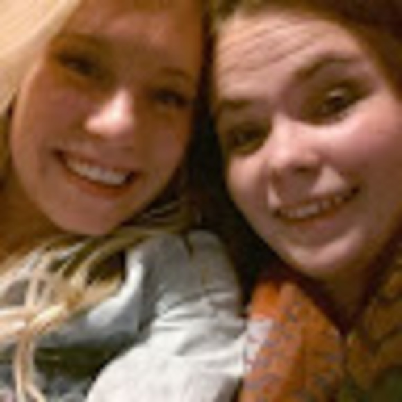 Profile Picture of Lauren Headding (@laurenheadding) on Poshmark