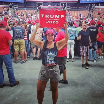 Profile Picture of Elizabeth Groot (@eslg102) on Twitter