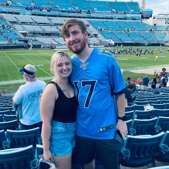 Profile Picture of Taylor Mackesy (@taylormackesy) on Poshmark