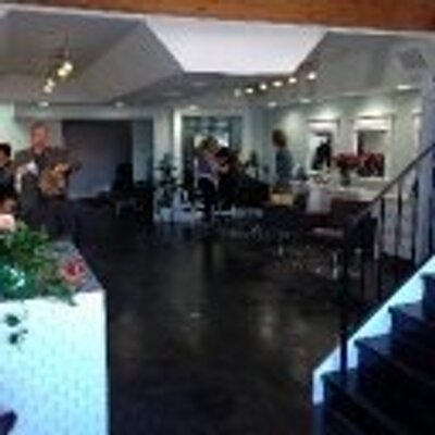 Profile Picture of JeffreyScottSalon (@J_ScottSalon) on Twitter