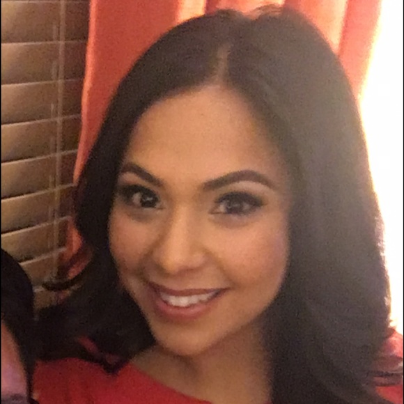 Profile Picture of Erica Carlos (@elhcarlos) on Poshmark