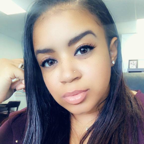 Profile Picture of Jasmine Sims (@simsjasmine90) on Poshmark