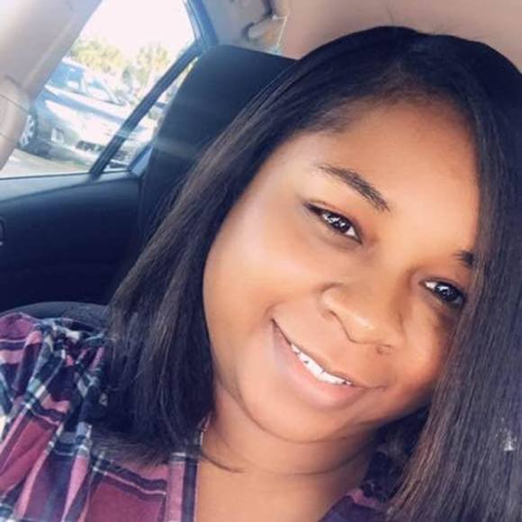 Profile Picture of Alexis Dorman (@alexisd1122) on Poshmark