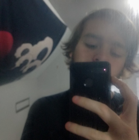 Profile Picture of Nathaniel Ellis (@breezyposhmark) on Poshmark