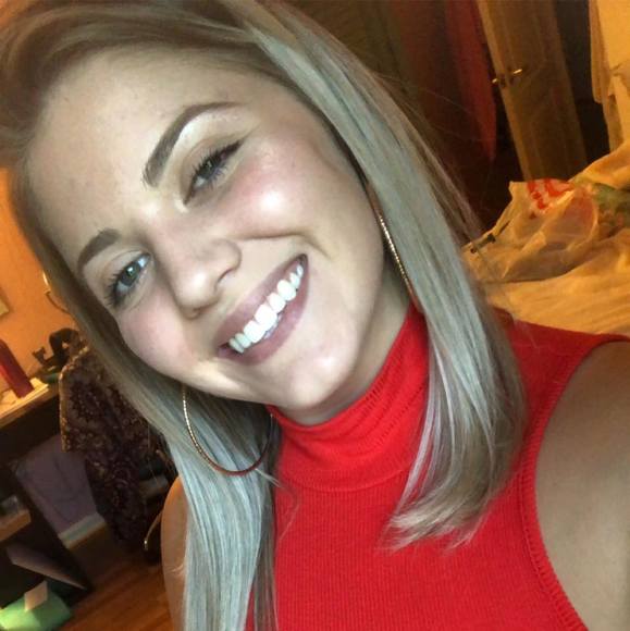 Profile Picture of Devon Mays (@devonmays) on Poshmark