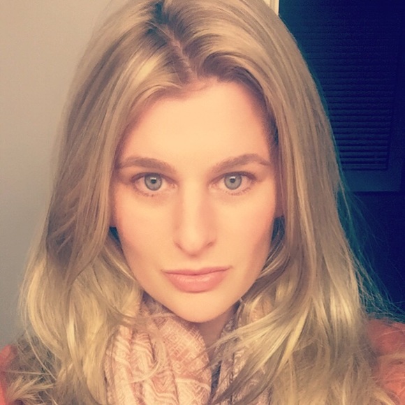 Profile Picture of Diana Warncke (@diana_rosexo) on Poshmark