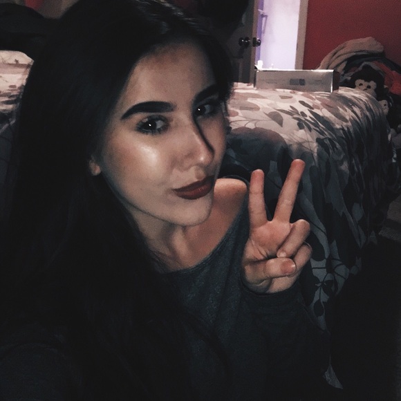 Edina Rados - Poshmark Profile Picture of Edina Rados (@edinaaa) on Poshmark