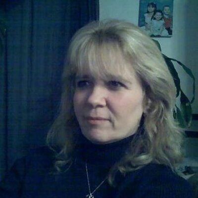 Profile Picture of Shelley Donahue (@shelley51965) on Twitter