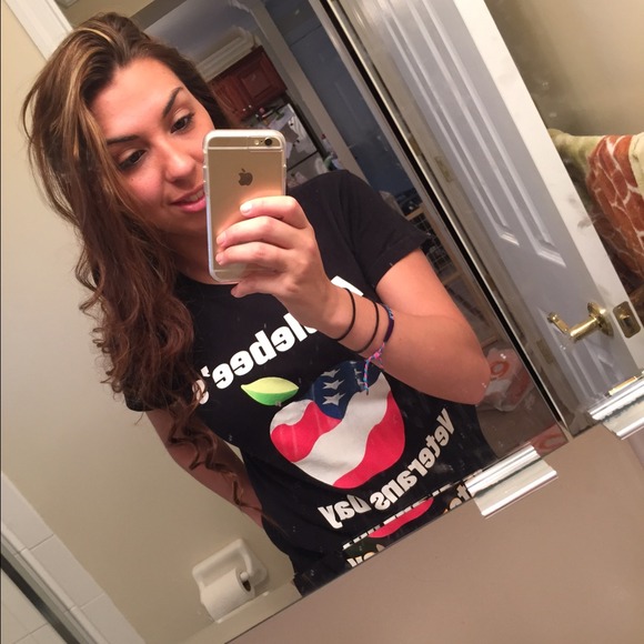 Profile Picture of Katelynne Barber (@kbarber514) on Poshmark