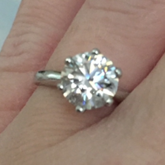 Profile Picture of Alexis Rotstein (@alexissarah) on Poshmark