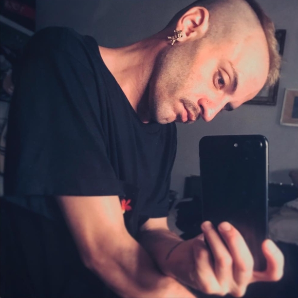 Profile Picture of Benjamin Nelson (@benjamintrash) on Poshmark