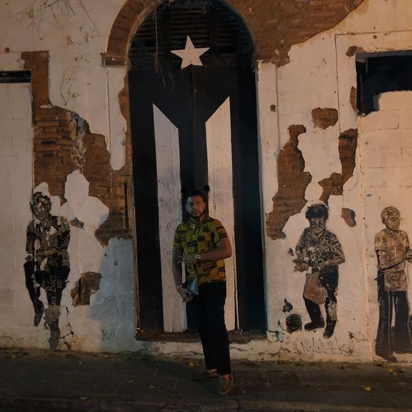 Profile Picture of Hugo Pando (@hugobryanpando) on Poshmark