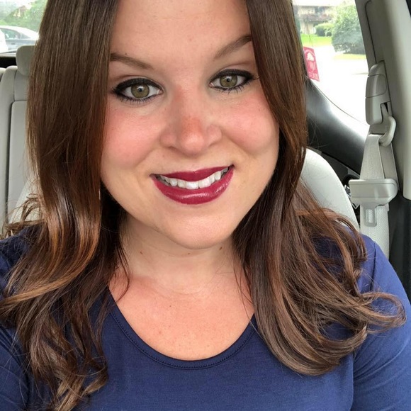 Profile Picture of Jessica Mischke (@dmblover41) on Poshmark