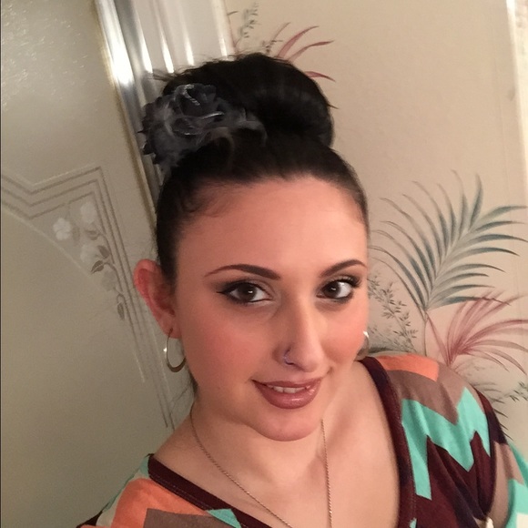 Profile Picture of Jacqueline Zarcone (@motoxgirl17) on Poshmark