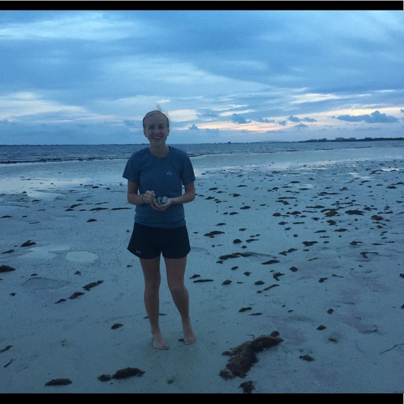 Profile Picture of Juline Hiemstra (@jmhiemstra) on Poshmark