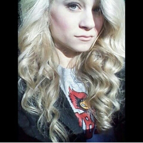 Profile Picture of Bobbie jo Wegrzyn (@bobbiejowegrzyn) on Poshmark