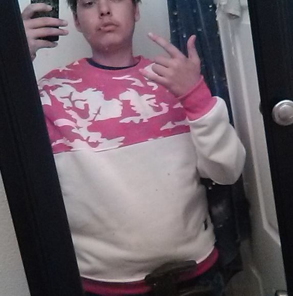 Profile Picture of Damien Singleton (@damoweed420) on Poshmark