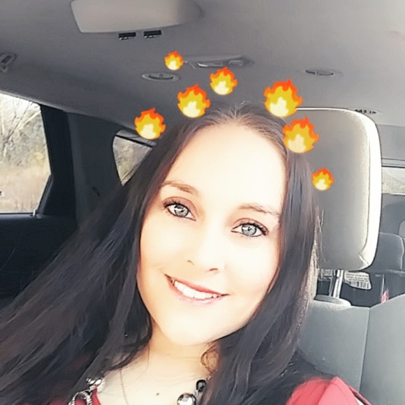 Profile Picture of Candice Key (@candice_carol89) on Poshmark