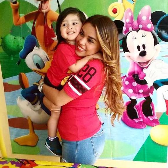 Profile Picture of Carla Basantes (@carlacecily) on Poshmark