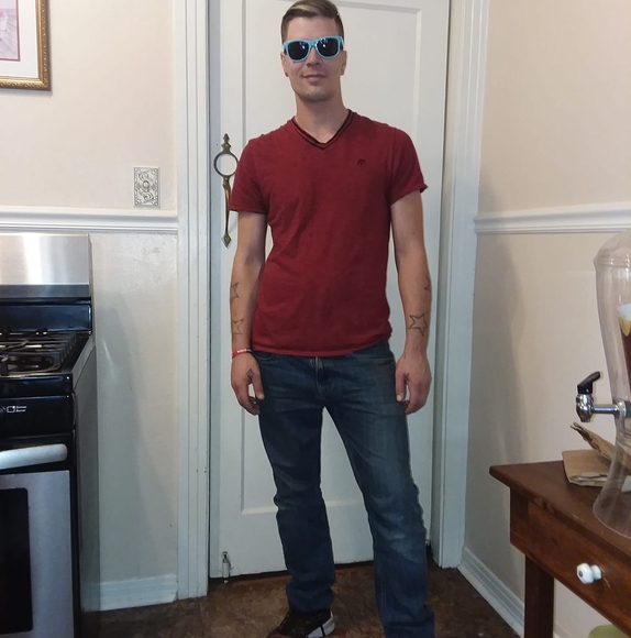 Profile Picture of Caleb Hurd (@djskit187) on Poshmark
