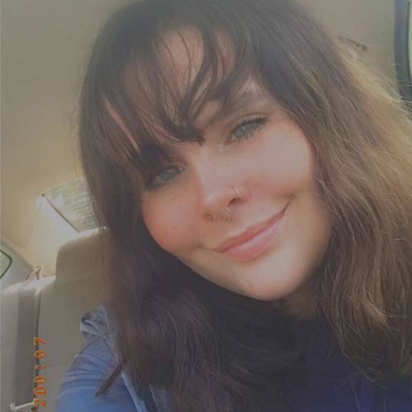 Profile Picture of Kyrie Seilers (@kyriejade03) on Poshmark