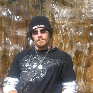 Profile Picture of Jt Young (@gemyni32) on Myspace