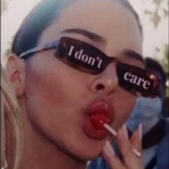 Profile Picture of Marii Sakers (@marisakers) on Poshmark