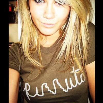 Profile Picture of Jessica Singleton (@lonelygirl3105) on Twitter