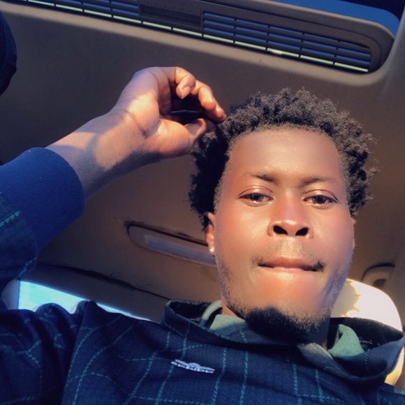 Profile Picture of Karlon Mcspadden (@karlonmcspadden) on Poshmark