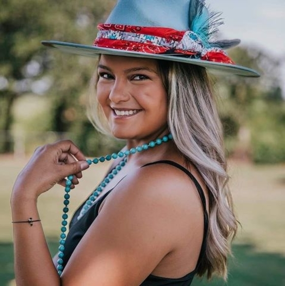 Profile Picture of Jaci Statton (@jacikoda) on Poshmark
