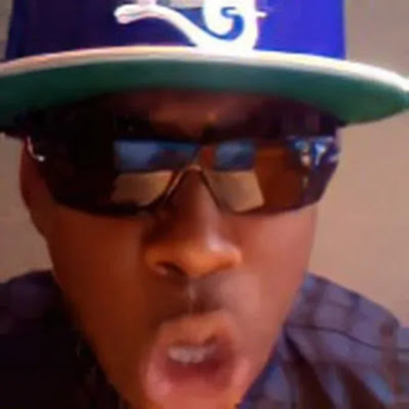 Profile Picture of Blumpy (@dedethecheeto) on Poshmark